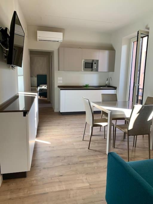 Alex Charme Central Apartments - Corso Umberto Taormina Bagian luar foto